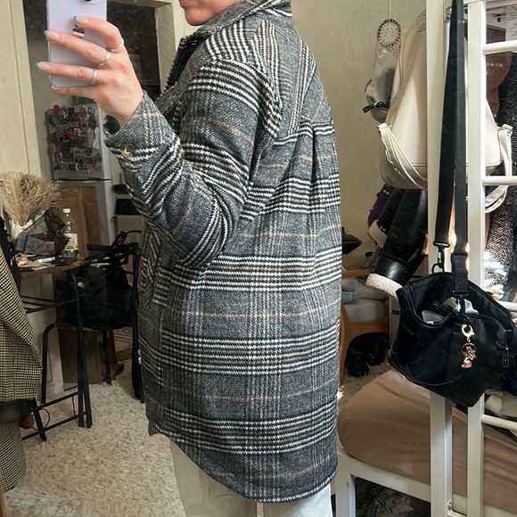 VICI Gray Plaid pocketed coat. Size S. Oversized fit - Picture 9 of 12